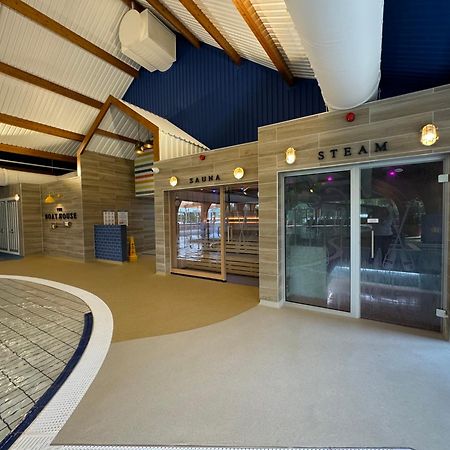 The Boat House, Hot Tub Lodge South Cerney Exterior foto