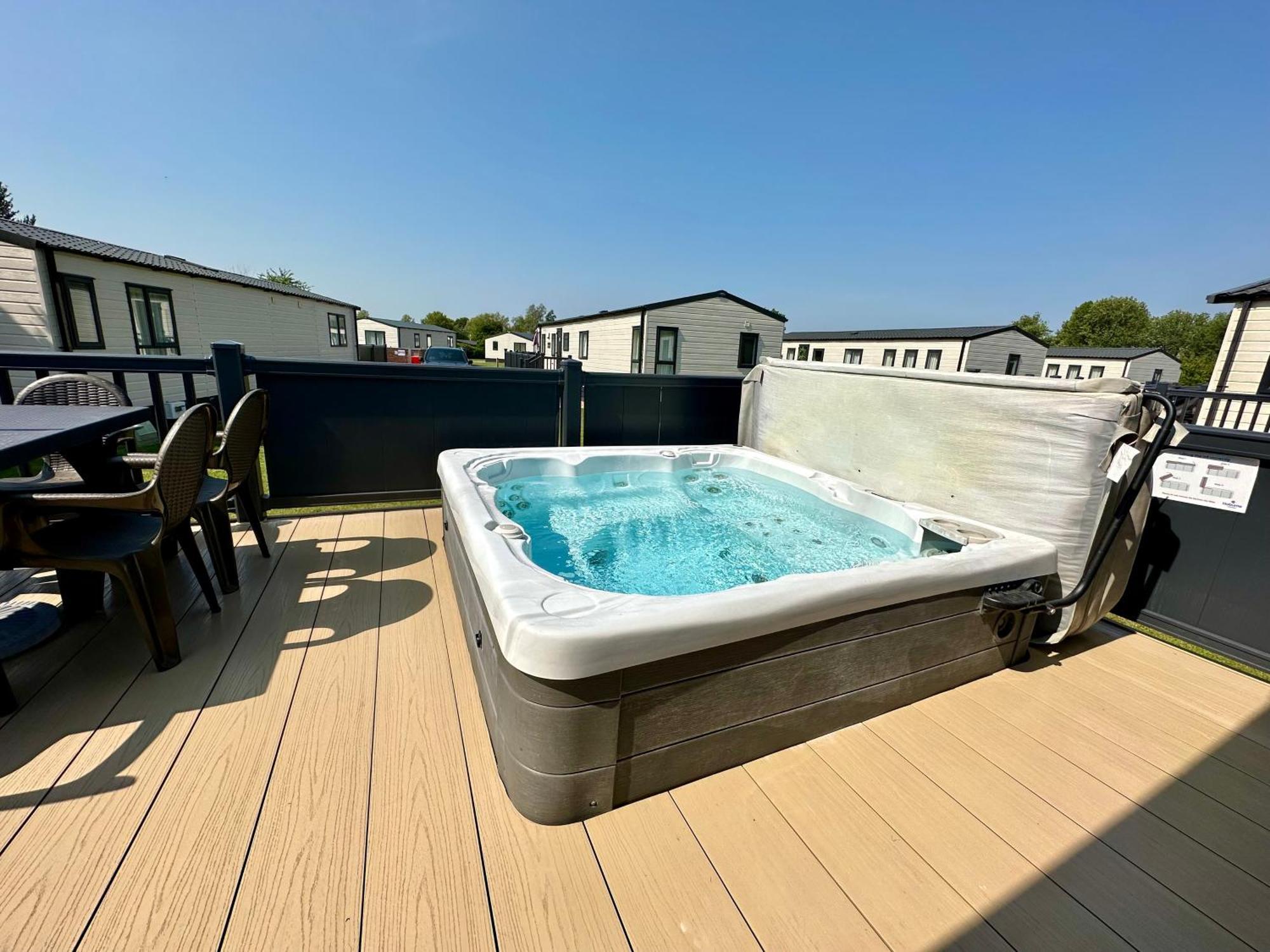 The Boat House, Hot Tub Lodge South Cerney Exterior foto